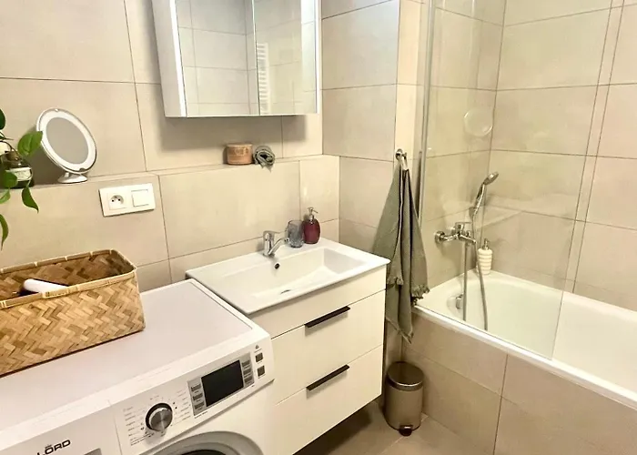 The Elite Iii Downtown Ac & Garage Parking شقة *