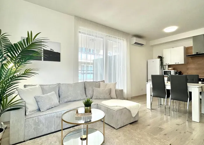 The Elite Iii Downtown Ac & Garage Parking *